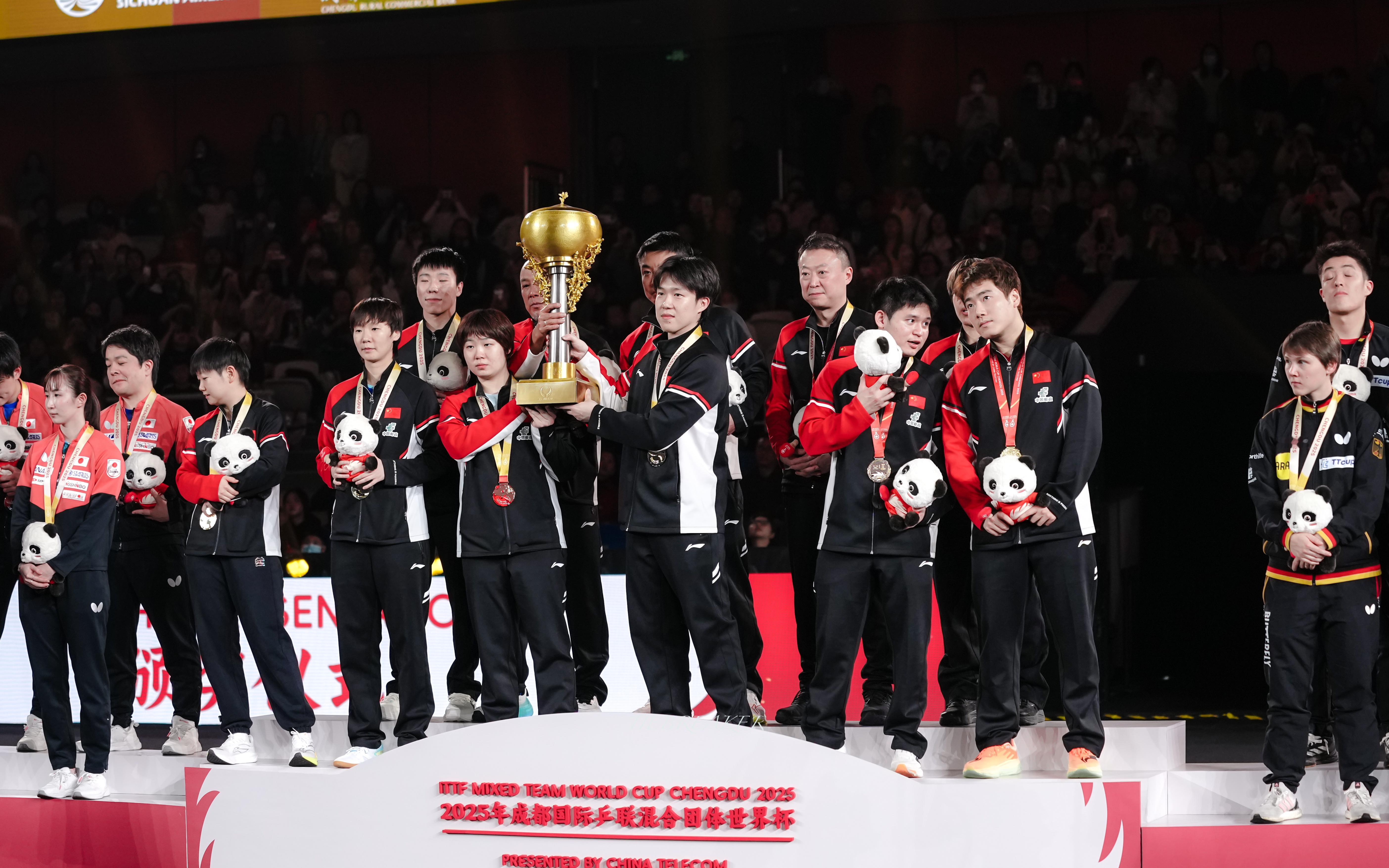 一些瞎拍 | CHNbelike:一些合影前的东张西望逢人就聊kkk 