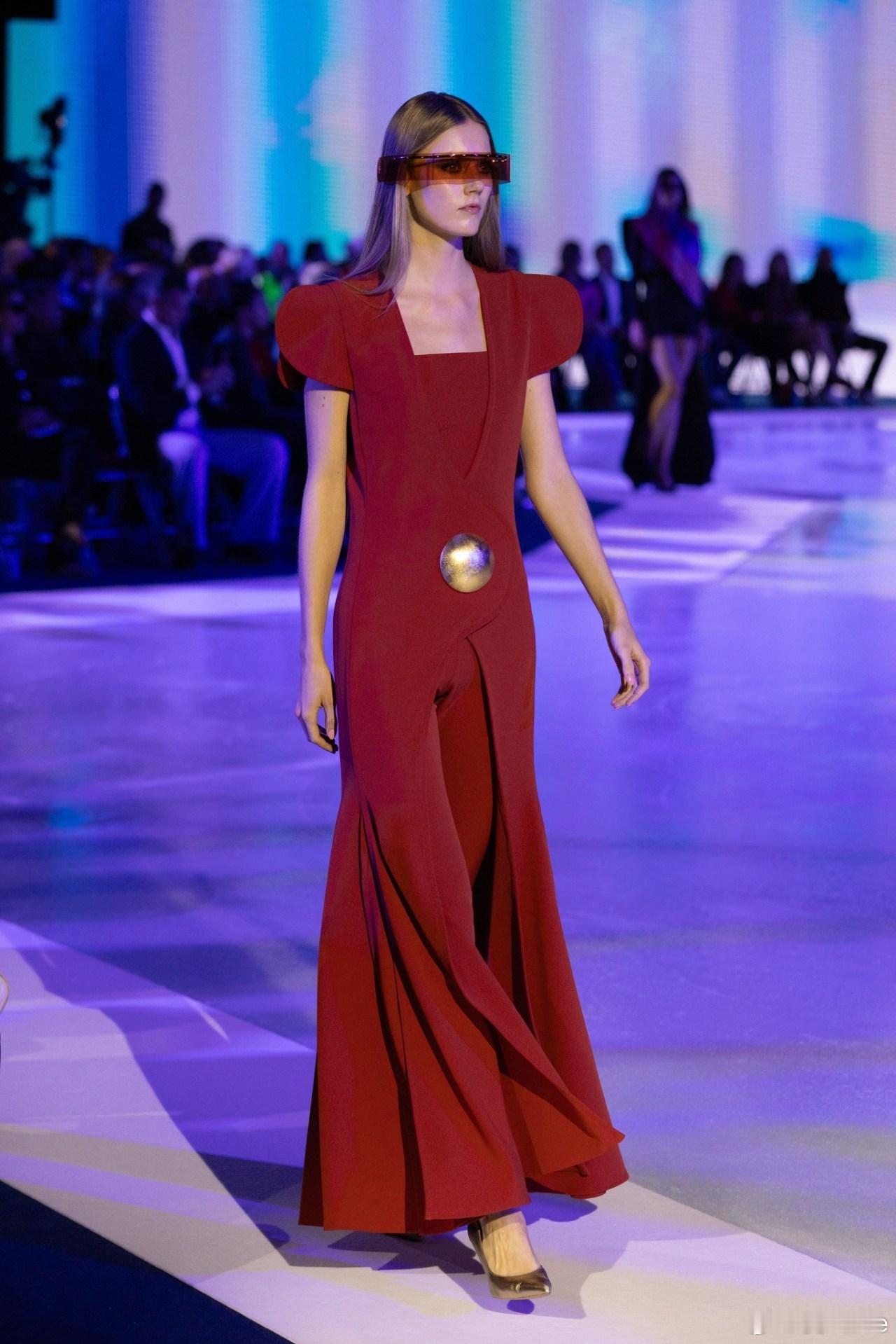 巴黎时装周2027春夏时装周runway Pierre Cardin Sprin