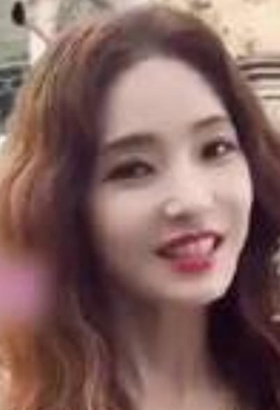 韩彩英到杭州游玩时，用流畅的中文与大家互动，亲切感十足，不少网友感叹她的语言能力