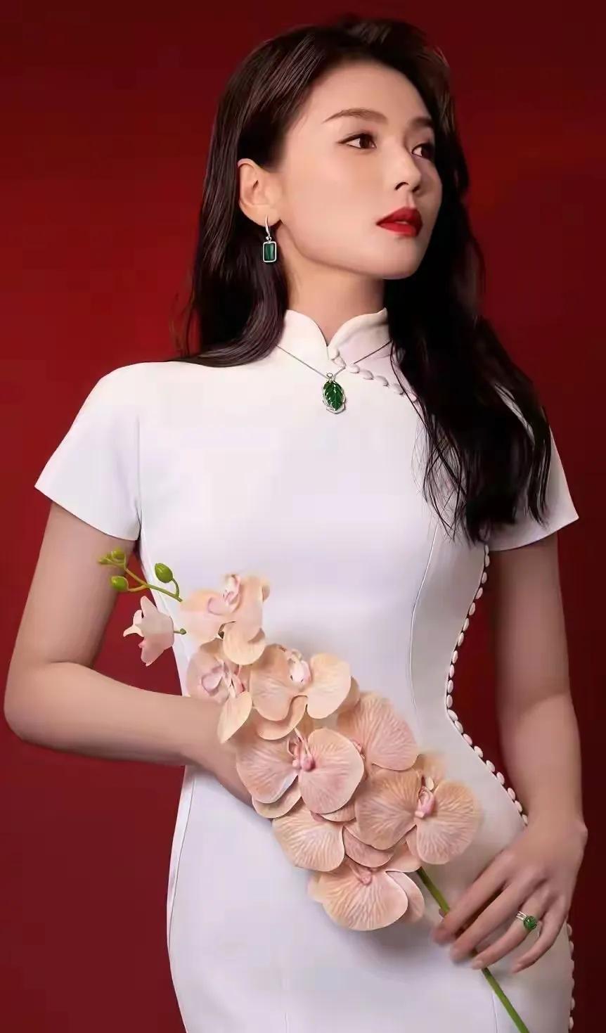 娱乐圈里孙俪真的太特别了！就连和闺蜜刘涛聚餐，她都定下规矩：只吃午饭，下午四点前