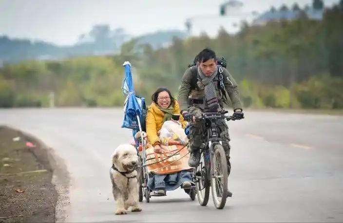 2014年，广西女孩赖敏被诊断为绝症，且父母相继去世，男友也在此时提出分手，留下