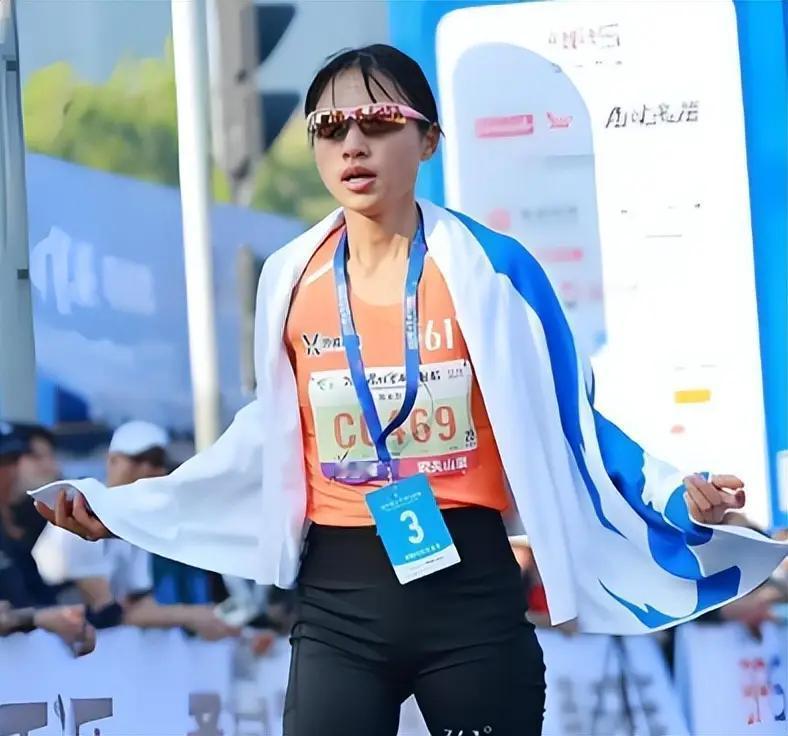 “最快女护士”张水华被所在单位福建医科大学附属第一医院处罚，有媒体采访院方工作人