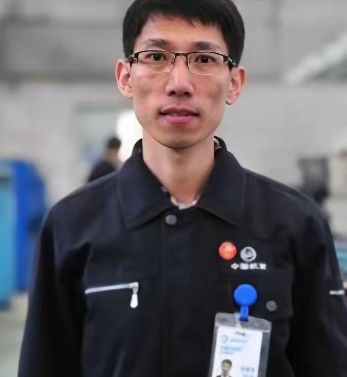 “离开中国，美国给你年薪1000万！”2019年美国开出了上千万年薪的条件，要“