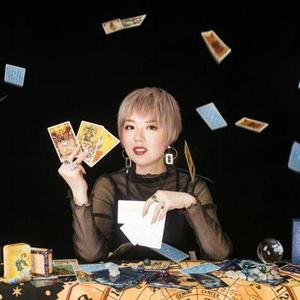 Ezoey徐佩玲星座运势