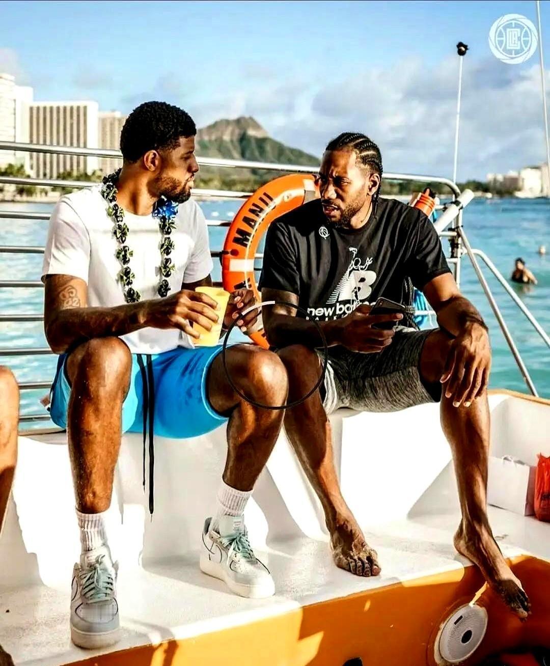 快船不玩命了，他们玩的是“省电模式”。
三分不是为了炸场，是为让小卡提前下场。2