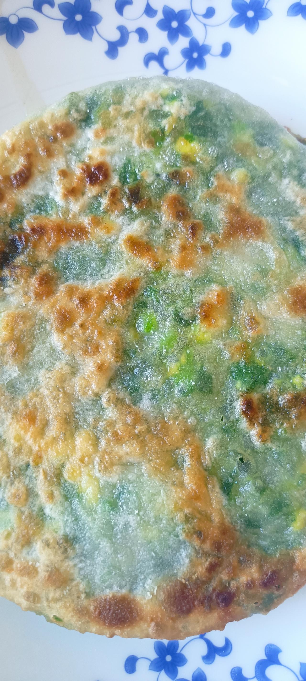 我家那个村子，蒙古族特别多，全村一共四个生产队，有一个生产队，全部都是蒙古族。