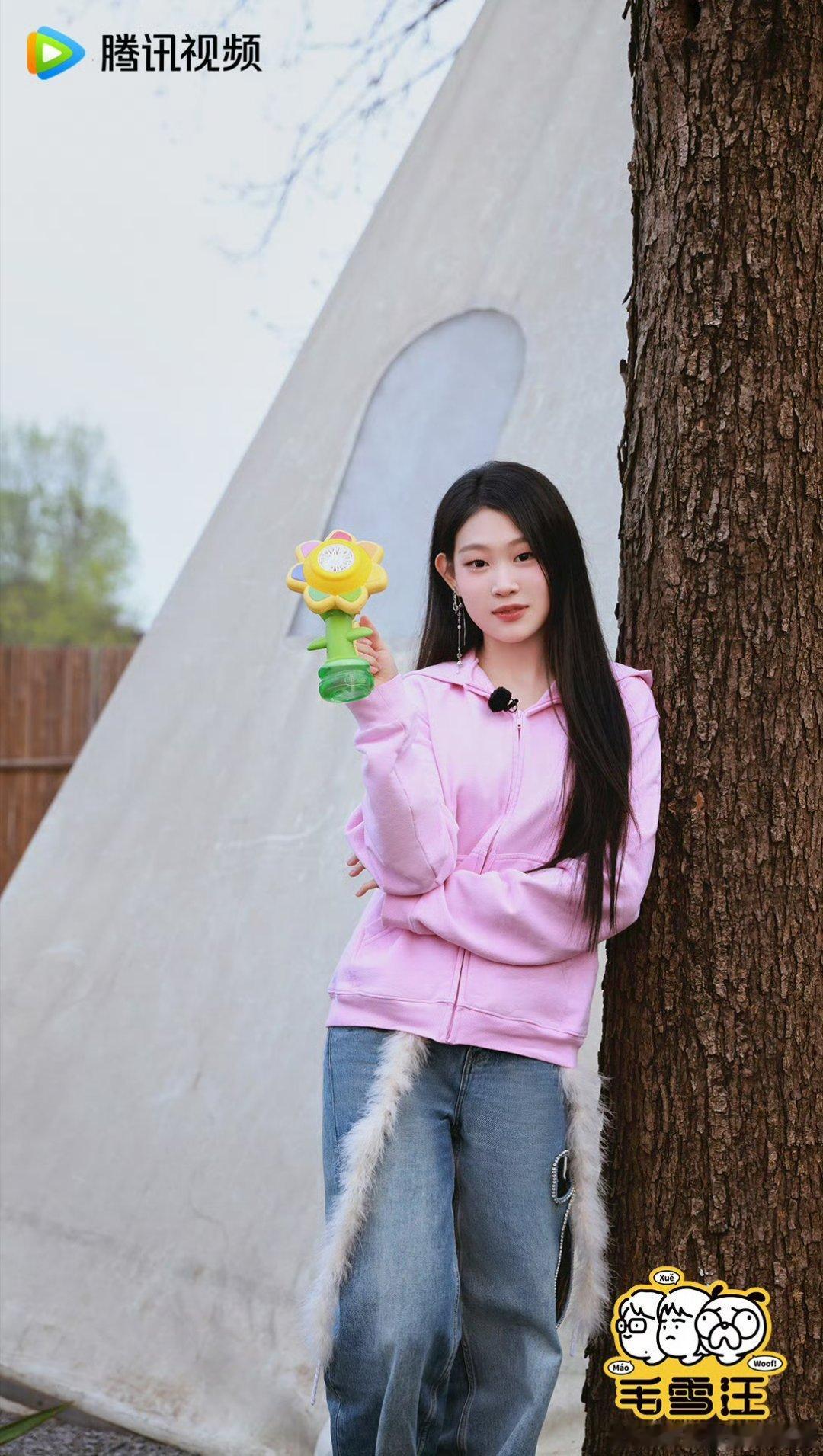沈佳润被小沈阳夫妻俩保护的很好看得出来沈佳润和小沈阳关系很好 能笃定说出孩子的出
