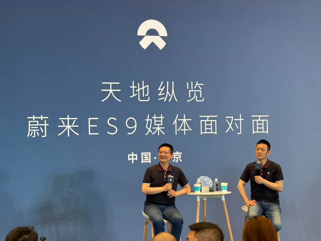 斌哥和力洪聊到，按照目前新能源领域的市场状态，产品同质叠加技术收敛，品牌的影响在