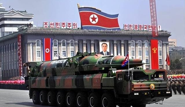 同样研发核武，为何西方敢打伊朗，却不敢动朝鲜？原因其实很简单，假如美国说你有核武