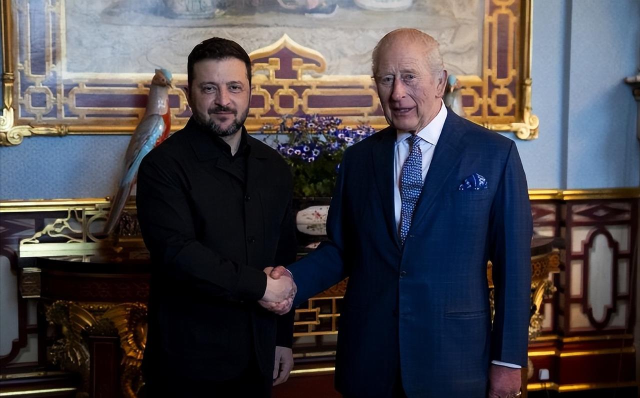 查尔斯国王在白金汉宫接见乌克兰总统泽连斯基！
3月17日，查尔斯国王这天可谓是相