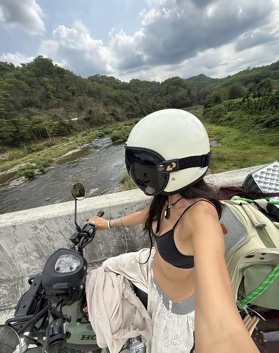 骑行官，最早是宝马、哈雷等厂商为组织车友活动而设立的职务。它不是民间“领队”的升