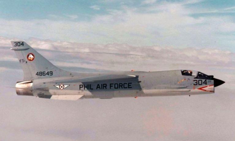 1978年，菲律宾空军的美制F-8H战斗机。