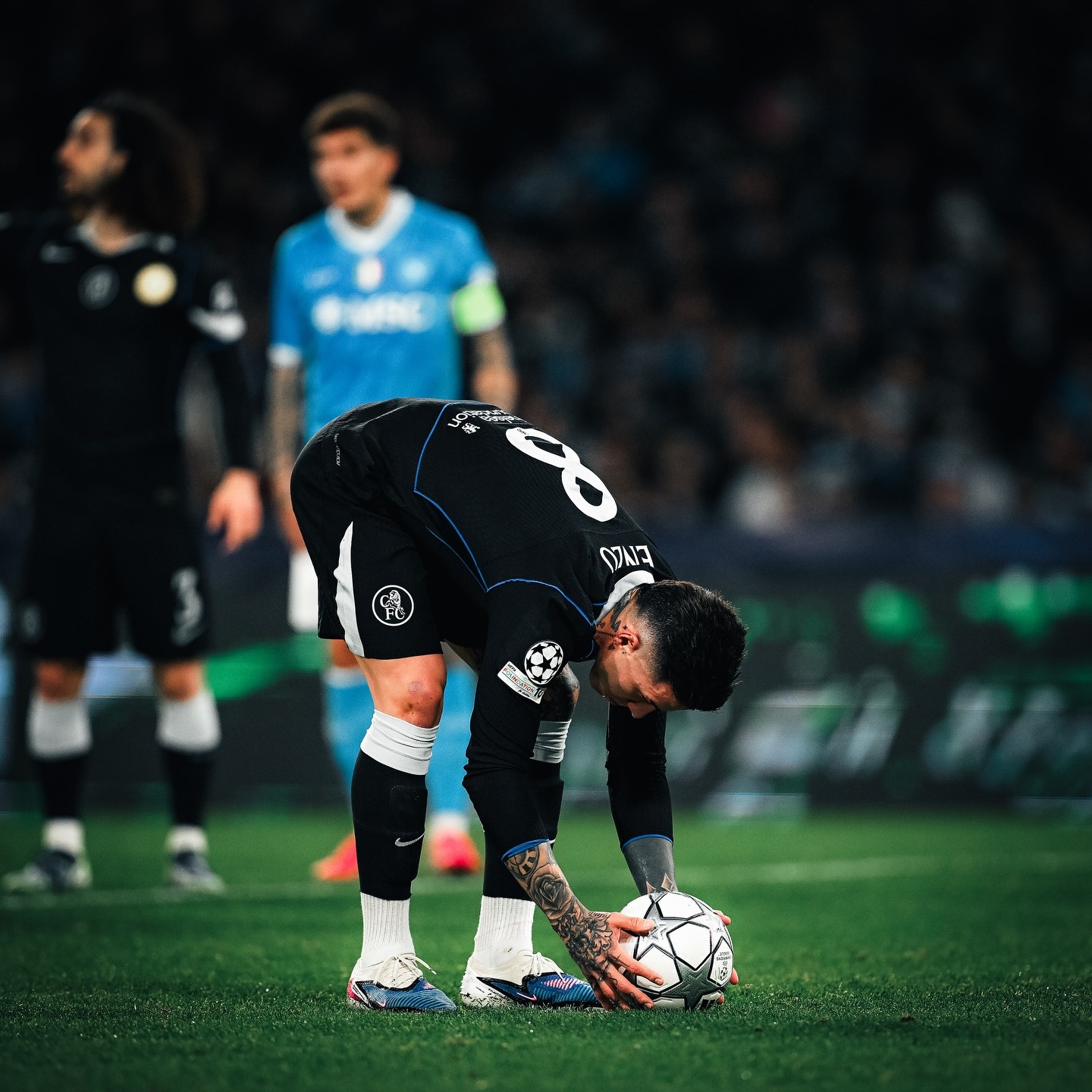 恩佐更新ins：在一个非常特别的体育场为我赢得了什么。我们想念你，迭戈，你总是在