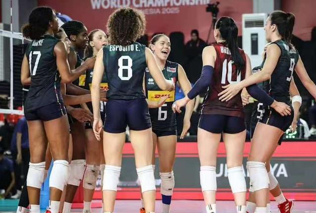北京时间8月17日，U21女排世锦赛三四名、冠亚军决赛对阵和赛程如下：

第一场