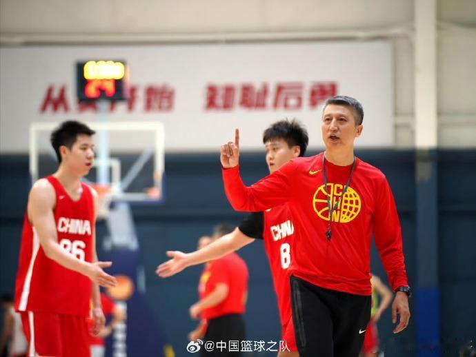 都说高诗岩是郭士强关系户，那连续两场热身赛，都能够进入比赛12人大名单的李祥波又