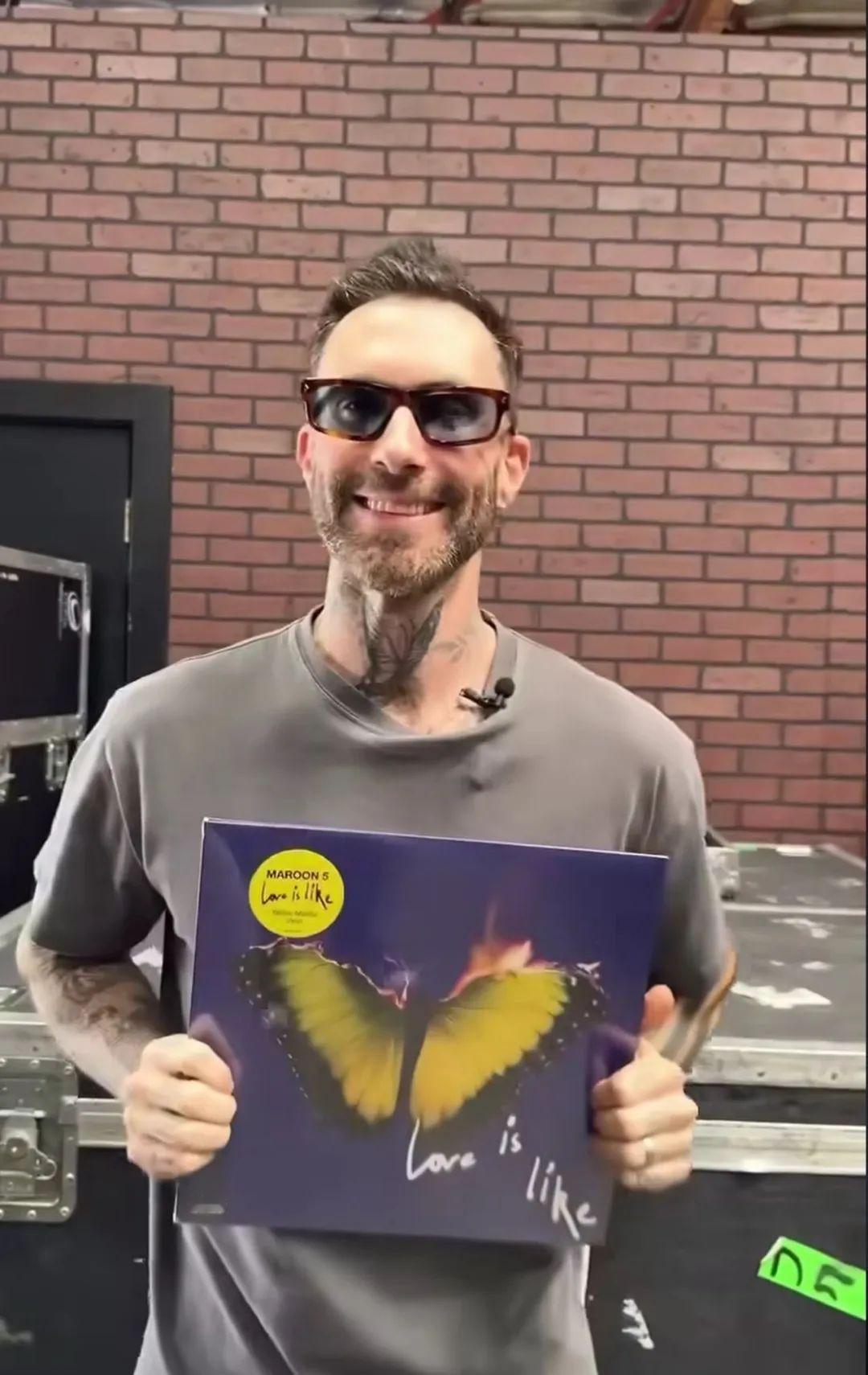 Maroon 5 全新专辑《Love Is Like》首周以1.8万综合总销量空