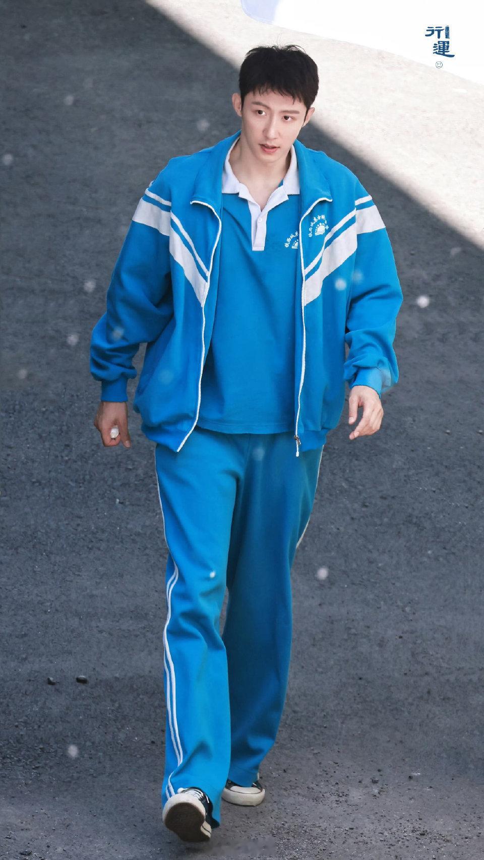 让黄景瑜王天辰先振兴钢厂了 电视剧岁月有情时黄景瑜王天辰二搭演《岁月有情时》，讲