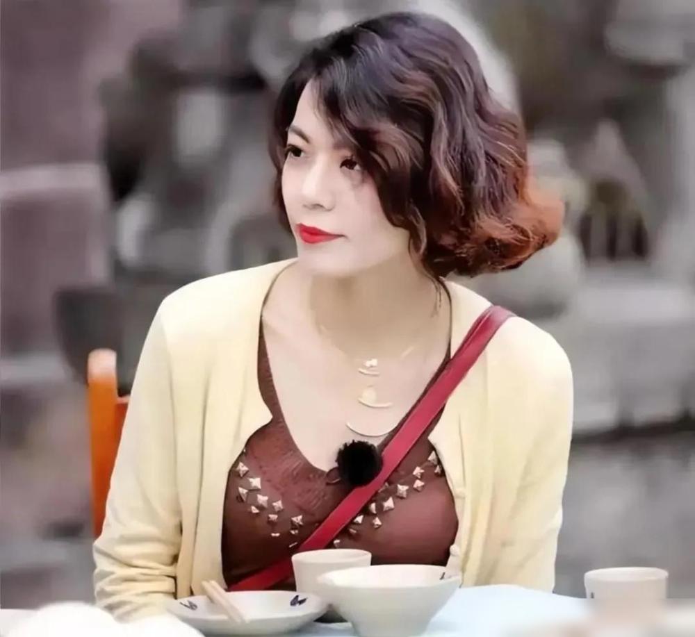 复旦大学陈果说： “男人最大的坏，不是杀人放火，而是他明明知道自己的妻子很顾家、