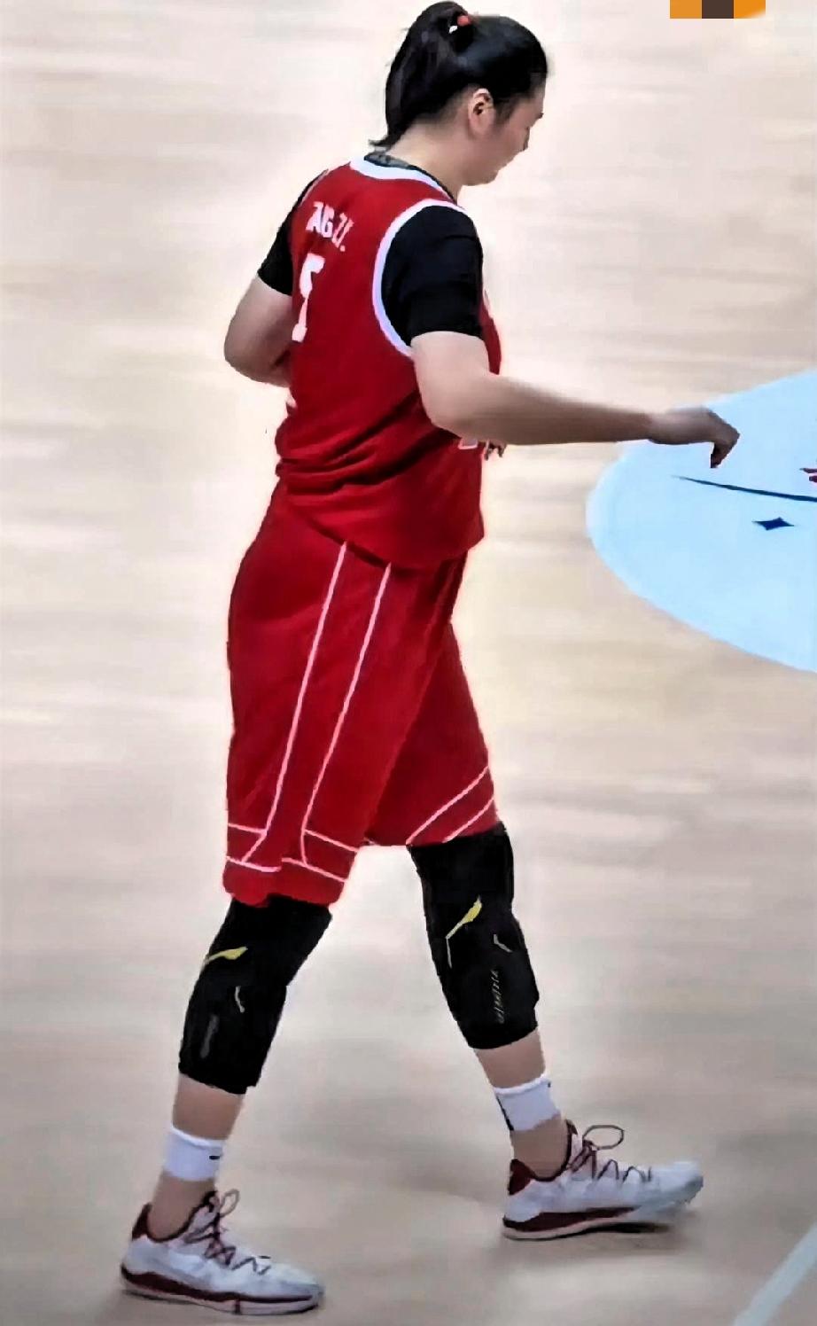 对张子宇越来越失望了！

中国女篮长沙两战巴西，原本以为经历过亚洲杯磨练后的女巨