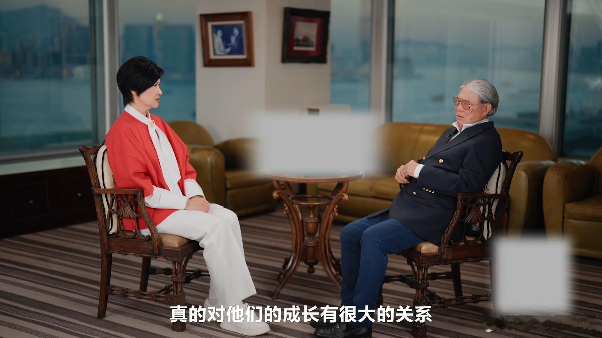 霍震霆每周都会陪郭晶晶一家吃饭霍震霆每周陪郭晶晶一家吃饭，还夸她对子女教育。郭晶