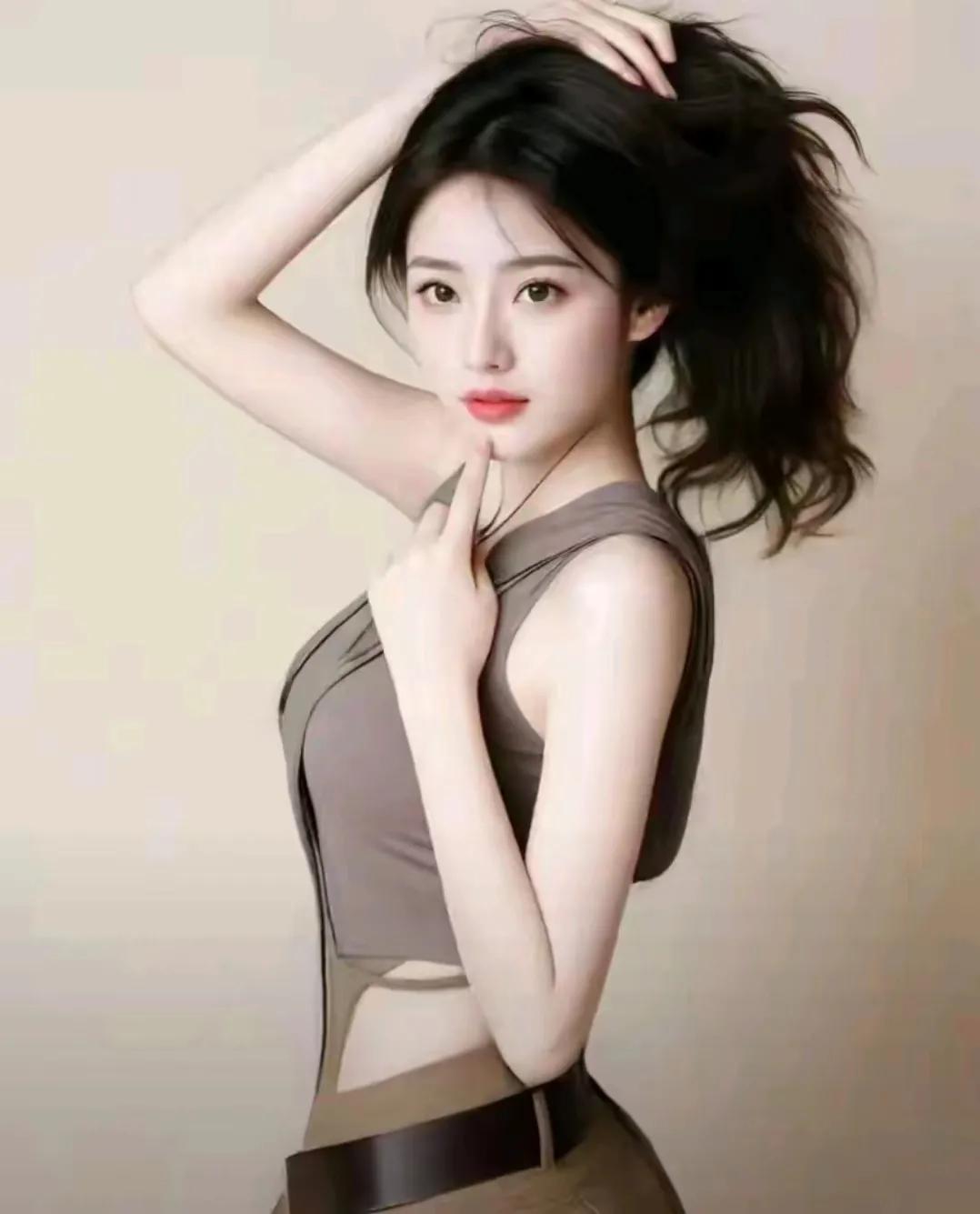 小明的成长故事教会了我们一个深刻的道理。

小时候，小明总是梦想着改变世界，他的