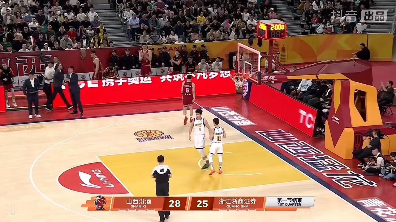 一场强强对话，难道卫冕冠军会输球吗？

        在刚刚结束的卫冕冠军浙江