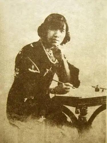 她91岁一生无儿无女，独居不幸摔跤去世，毕生积蓄全部捐给国家。1978年，一个无