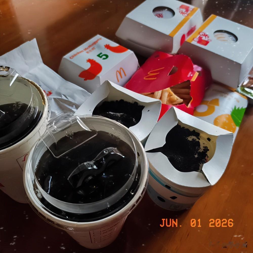 今天是六一儿童节。

虽然，欲买桂花同载酒，

终不似少年游。

但还是可以点个