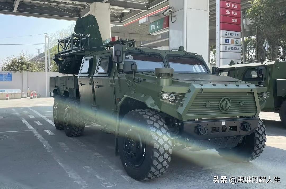 哎呦喂，HQ-13防空导弹系统出来遛弯了，不得不说老陆的新玩意儿越来越多了！[大