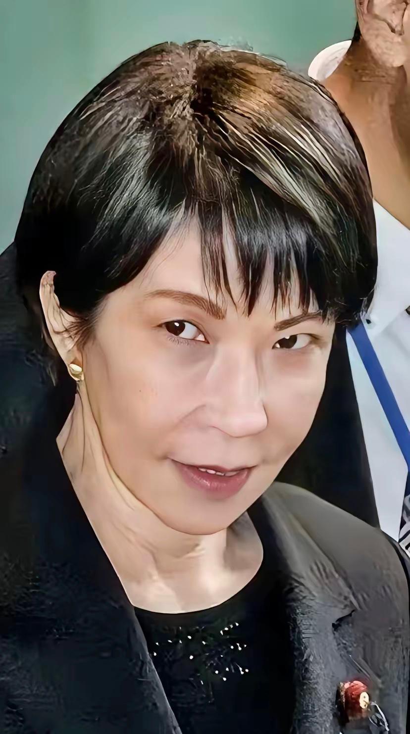 硬刚俄罗斯挑衅中国！高市早苗政府春节前扣船挑衅，中国绝不惯着
​​​​春节将至，