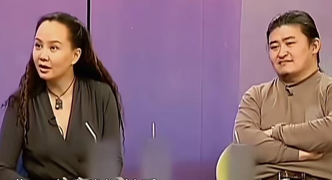 刘欢对卢璐说：“你不喜欢我没关系，但你别伤害自己。”夫妻吵架后卢璐摔门走了，传呼