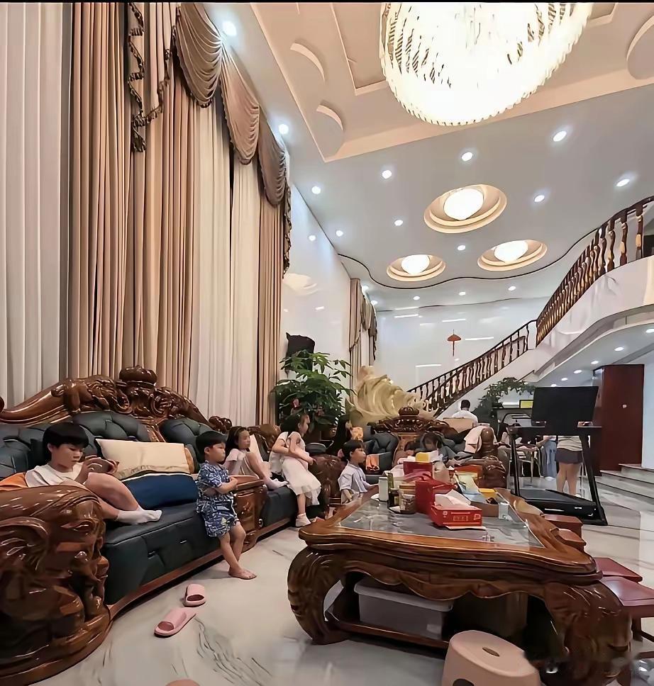 在深圳，这家庭条件属于什么水平？