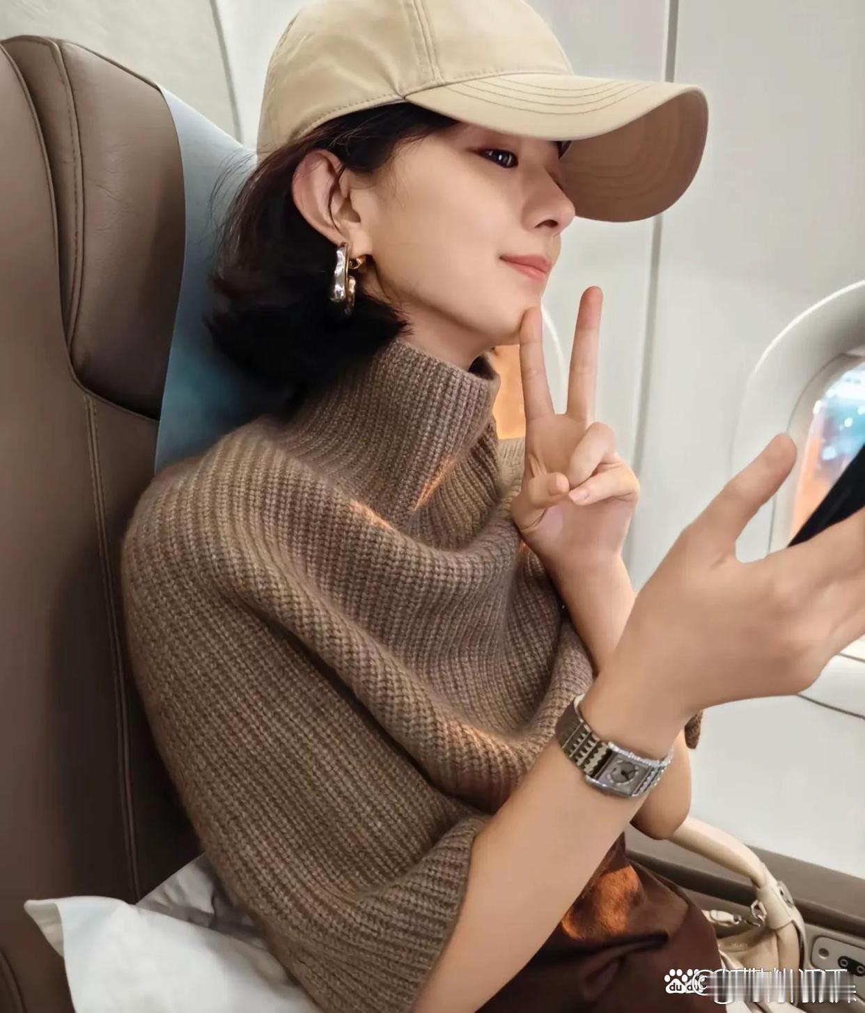 赵丽颖真的好适合这种贵气低调的穿搭，如今也有了富婆的气质！ 