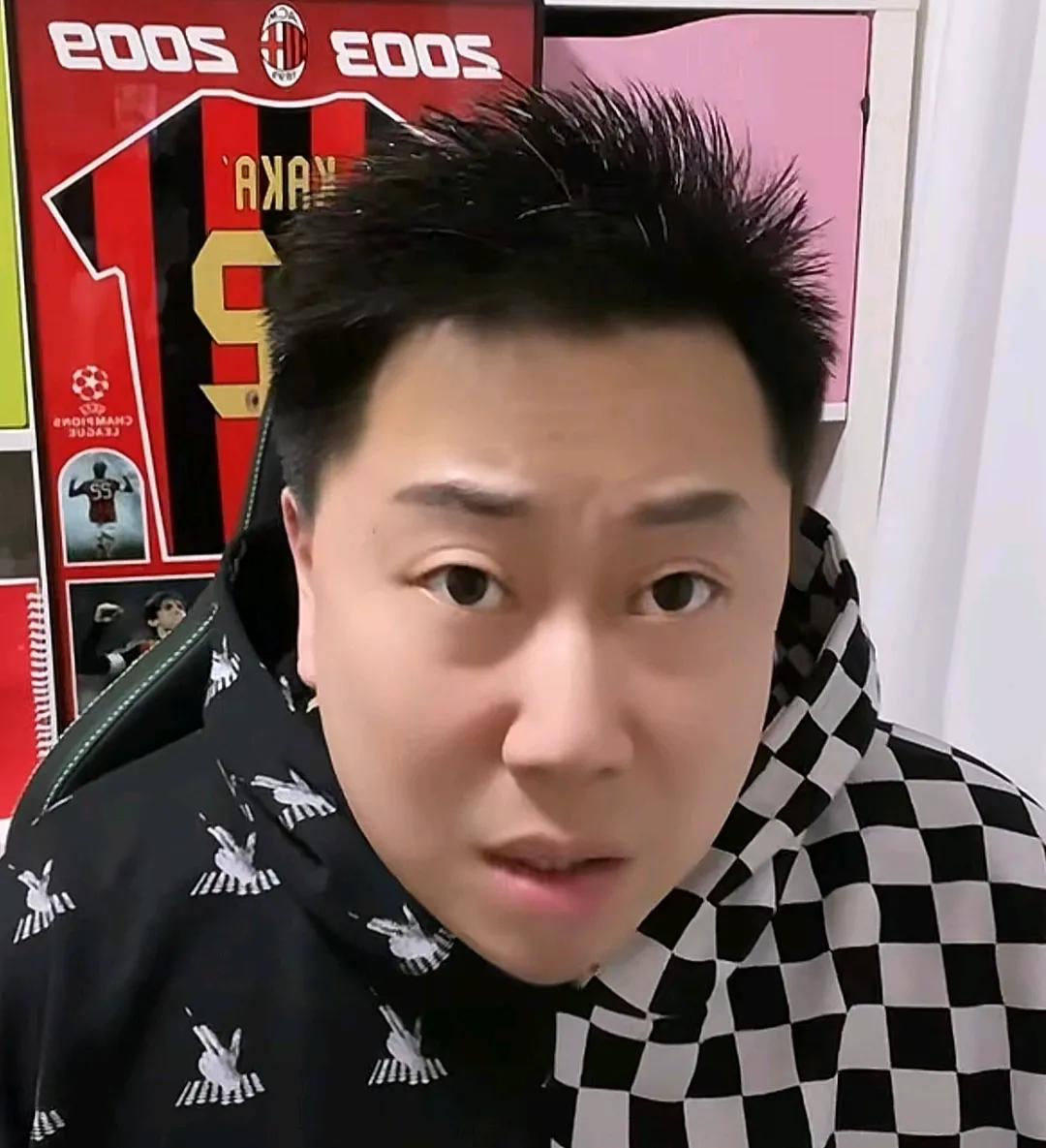 媒体人李宝库表示，他并不看好林良铭这名球员。
他在直播时表示，北京国安队的林良铭