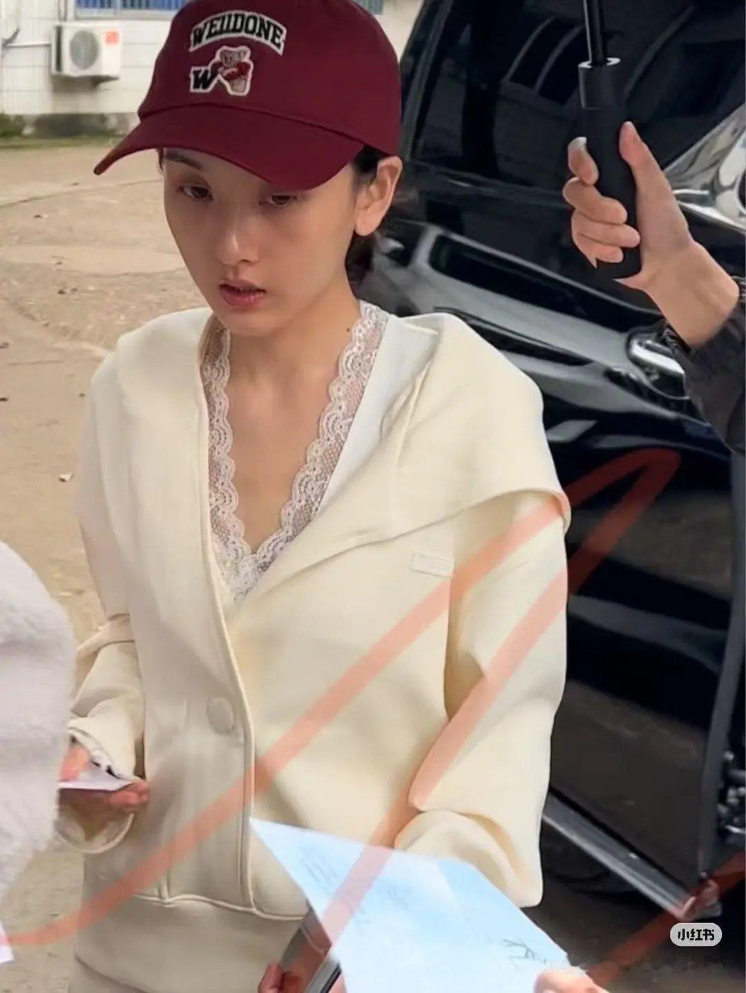 宋祖儿最近这么憔悴是因为工作室的事吗？ 