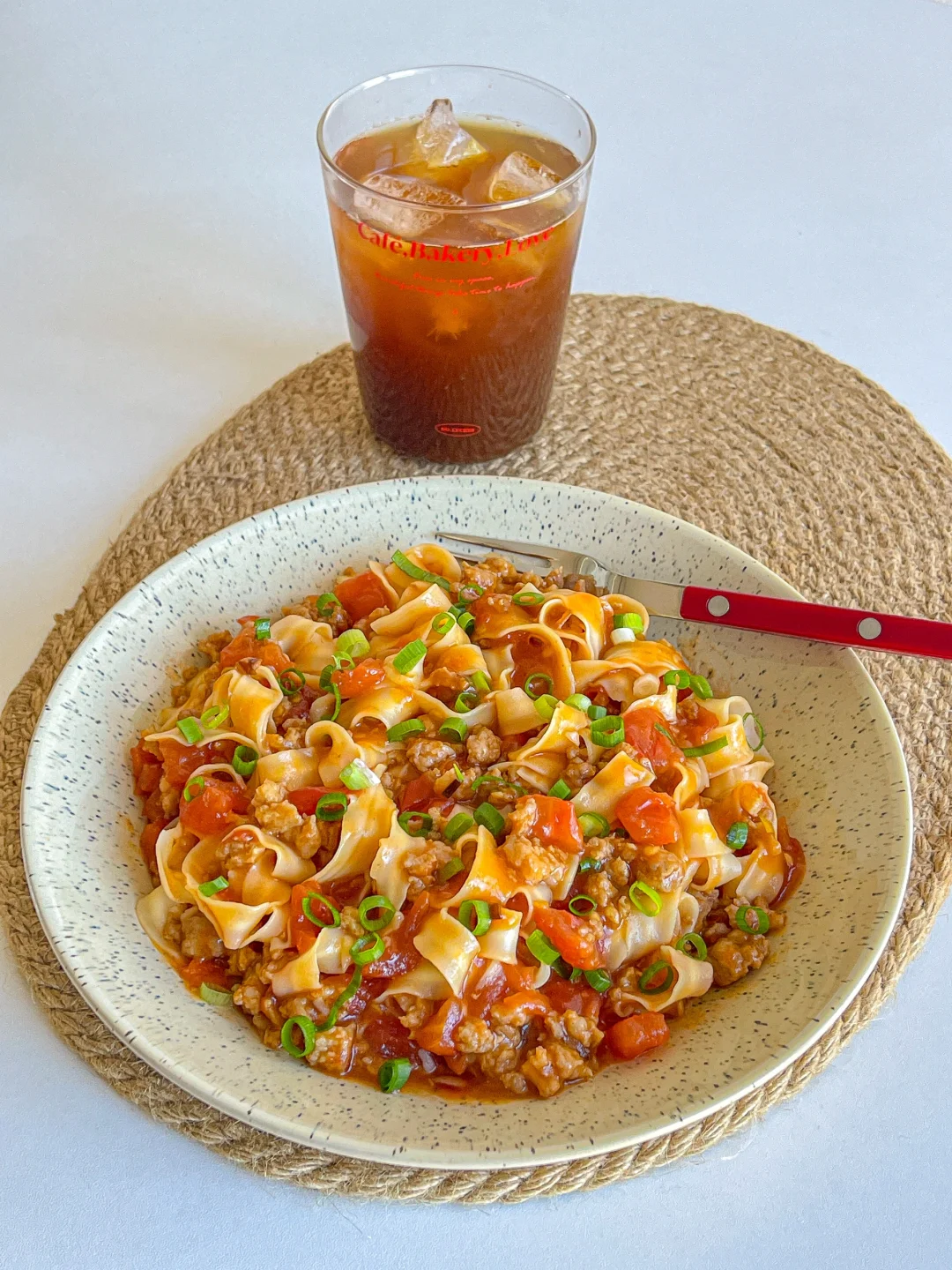 热乎乎早餐🍅西红柿肉沫刀削面🍜冰美式☕️