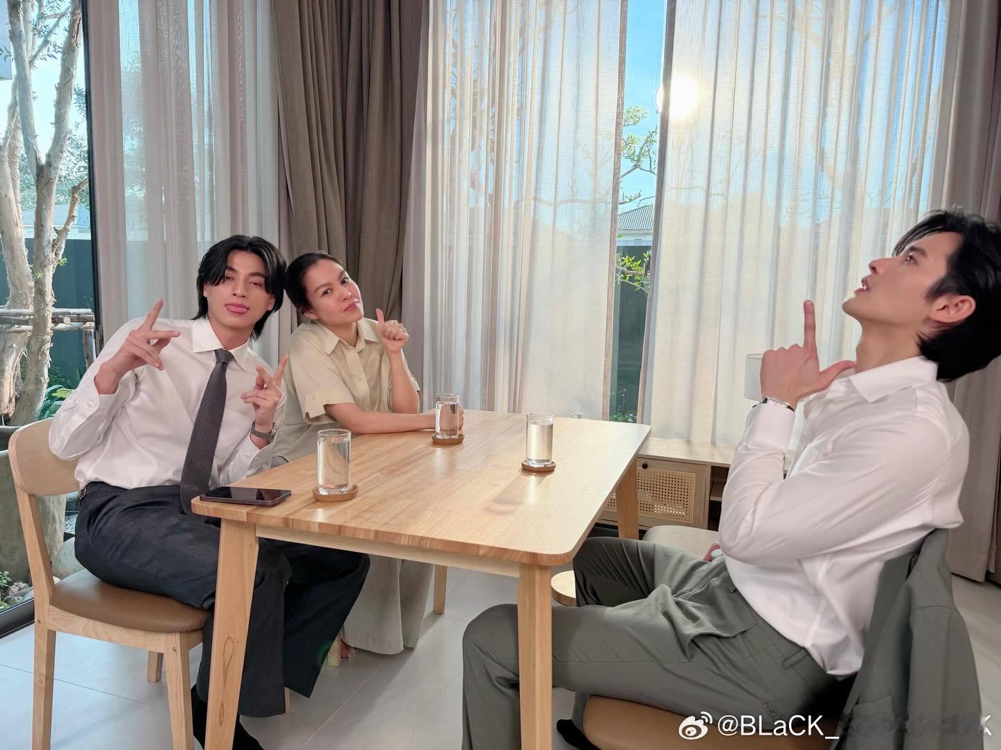 《谎言之下》🎬Q22（不确定）！依旧不知道是不是存货！制作组最近也没有更新！ 