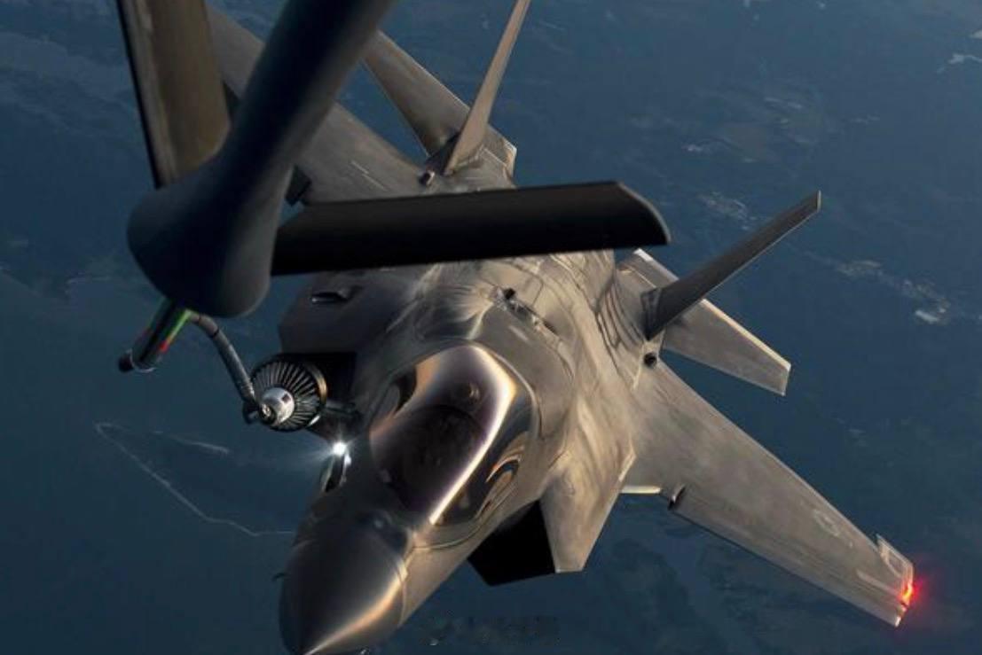 紧急消息：美国空军继续向海外增派空中力量。另外 14 架 F-35 隐形战斗机从