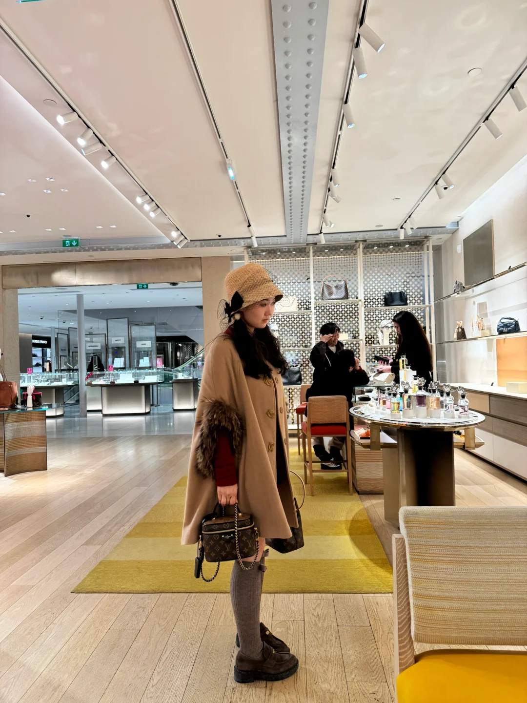 法国巴黎旅游lv帮代