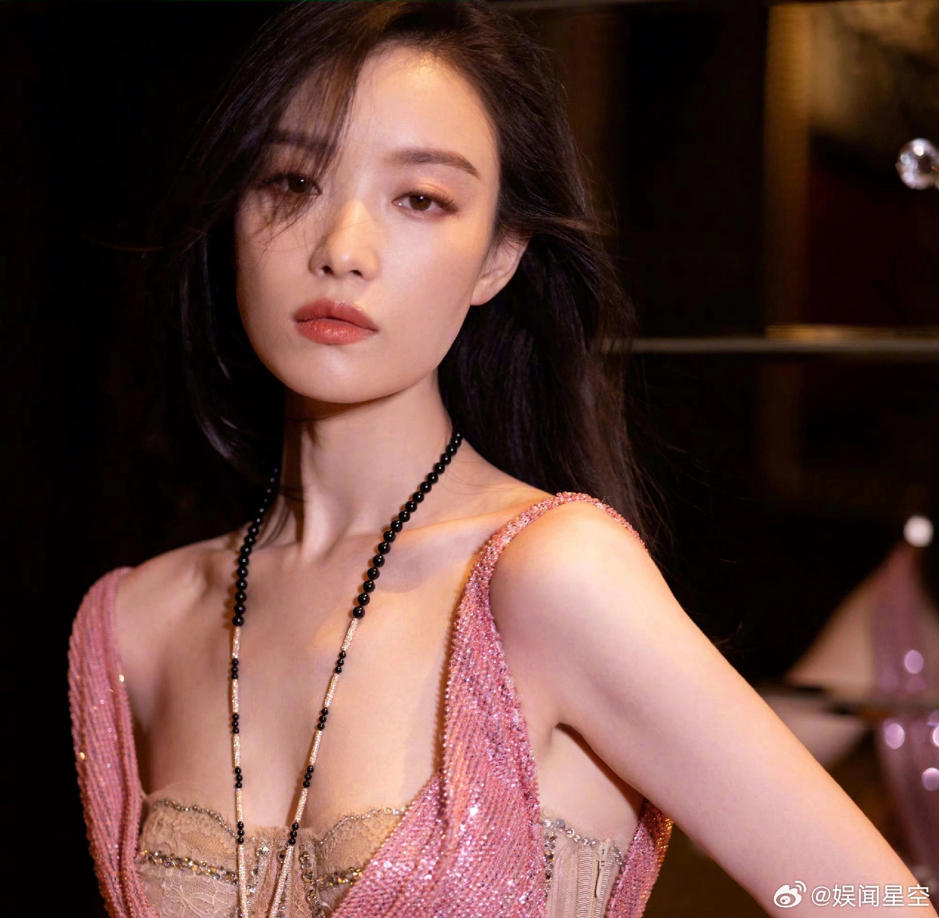 咖位掉的最快的是不是倪妮，本以为她会成为第一个大花。谋女郎出道，一部《金陵十三钗
