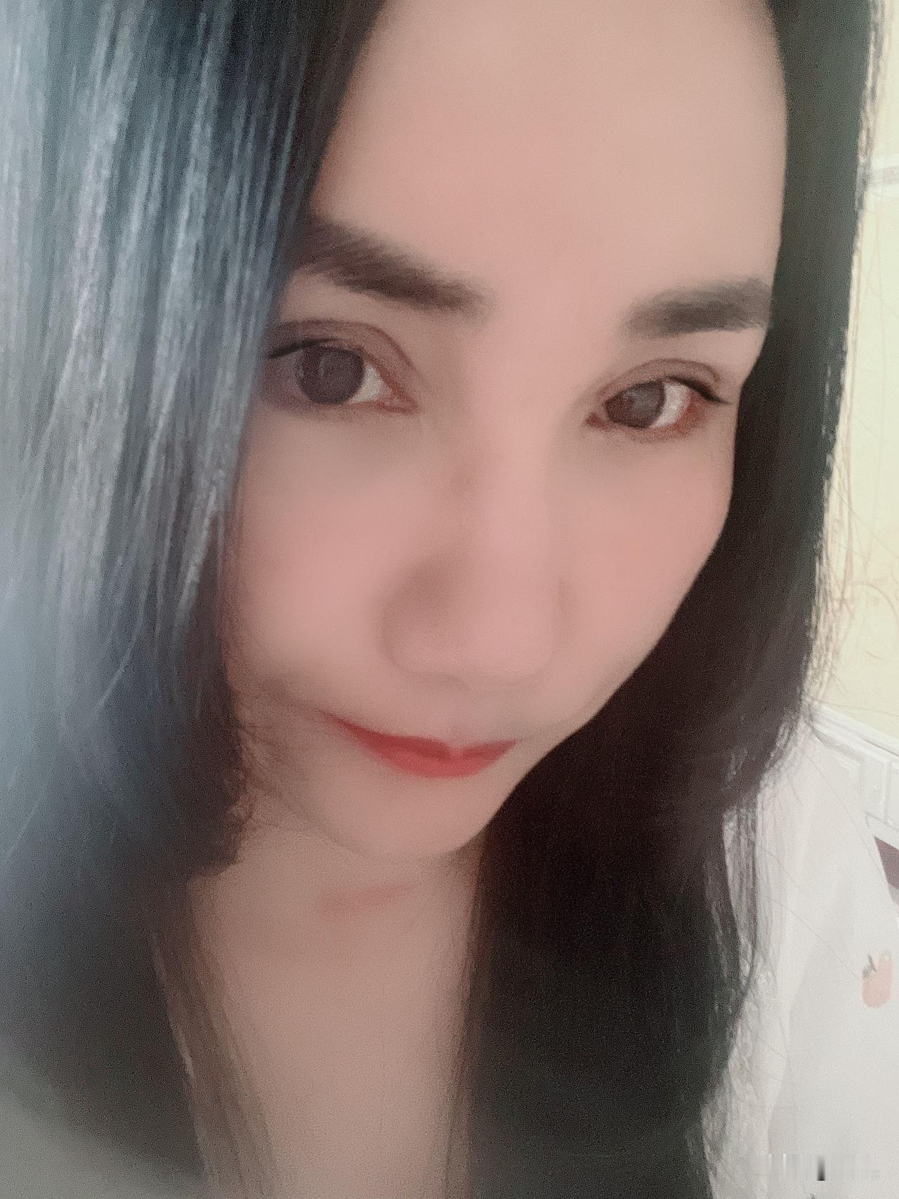 今年40了，突然发现自己变得很薄情，对老公好像也不想敷衍了，

也不怎么跟父母联