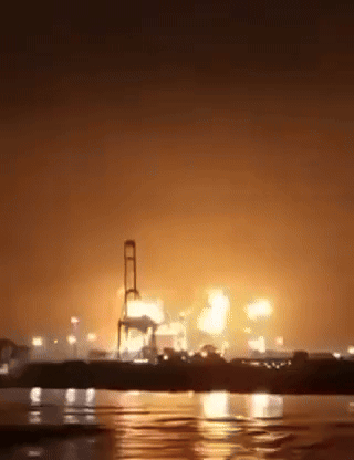 忍到极限才不得不出手！
现在才轰炸以色列核心国际机场，以及沙特、卡塔尔的油气设施