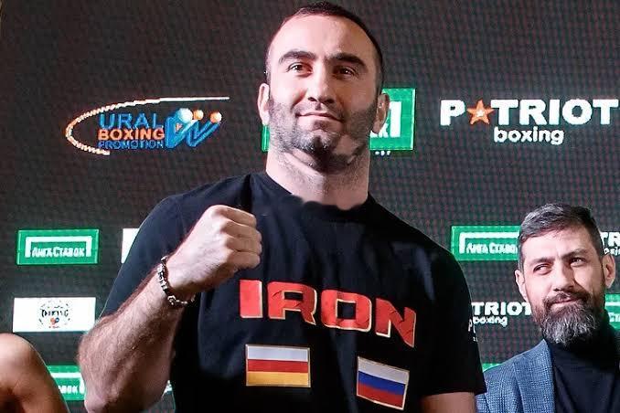 拳坛速递 乌西克（Oleksandr Usyk）放弃所有腰带后，穆拉特-加西耶夫