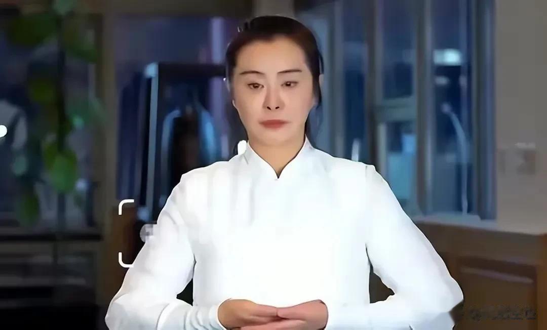 王祖贤让一些人失望了，很多网友说这个人不是王祖贤，说变化那么大，其实这些人何必那