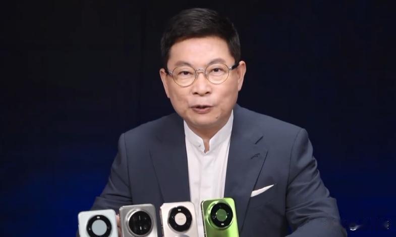 余承东摊牌了！华为手机芯片基本摆脱外部依赖，鸿蒙年底冲1亿台

“七年封锁，华为