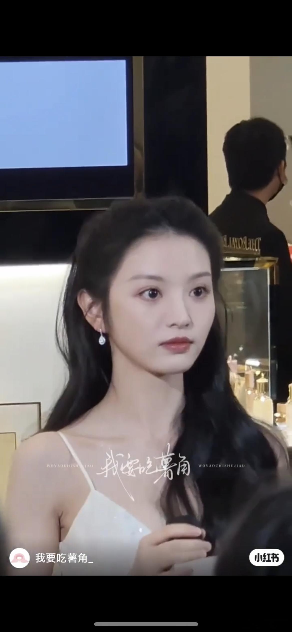 田曦薇没有刘海什么水平？ 