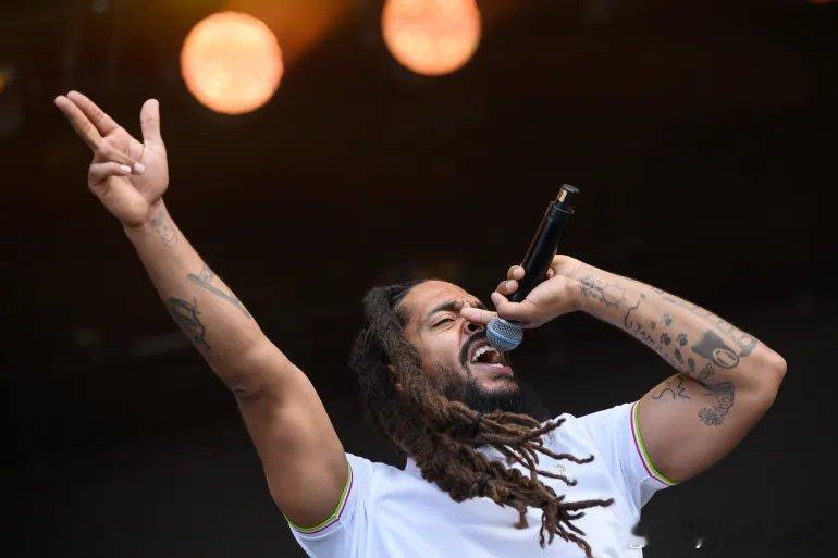 半岛新闻——英国警方停止对鲍勃·维兰关于以色列军方口号的调查 警方在调查格拉斯顿