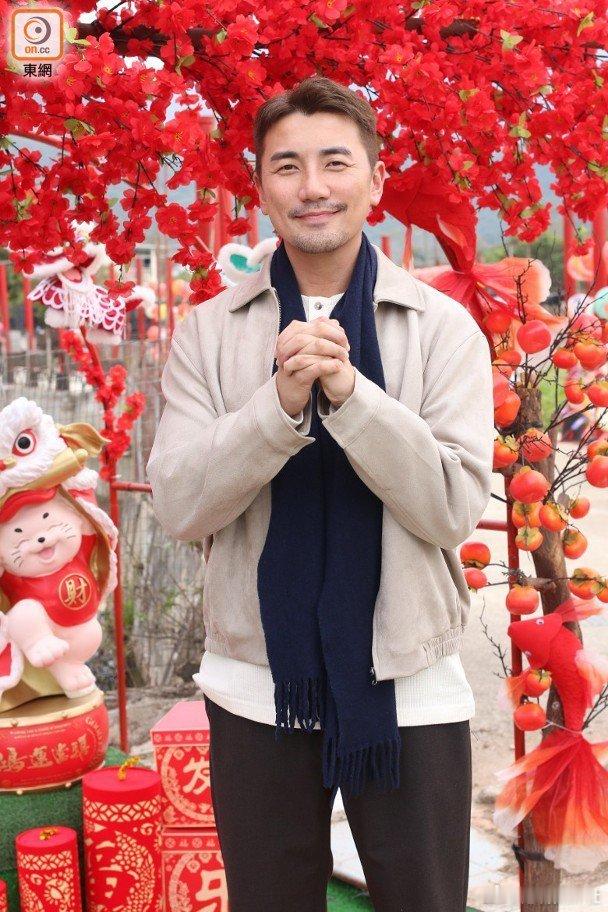 藝人張曦雯、羅子溢、賴慰玲及洪永城雖私交甚篤，但平日各有各忙難得聚首，故趁馬年新