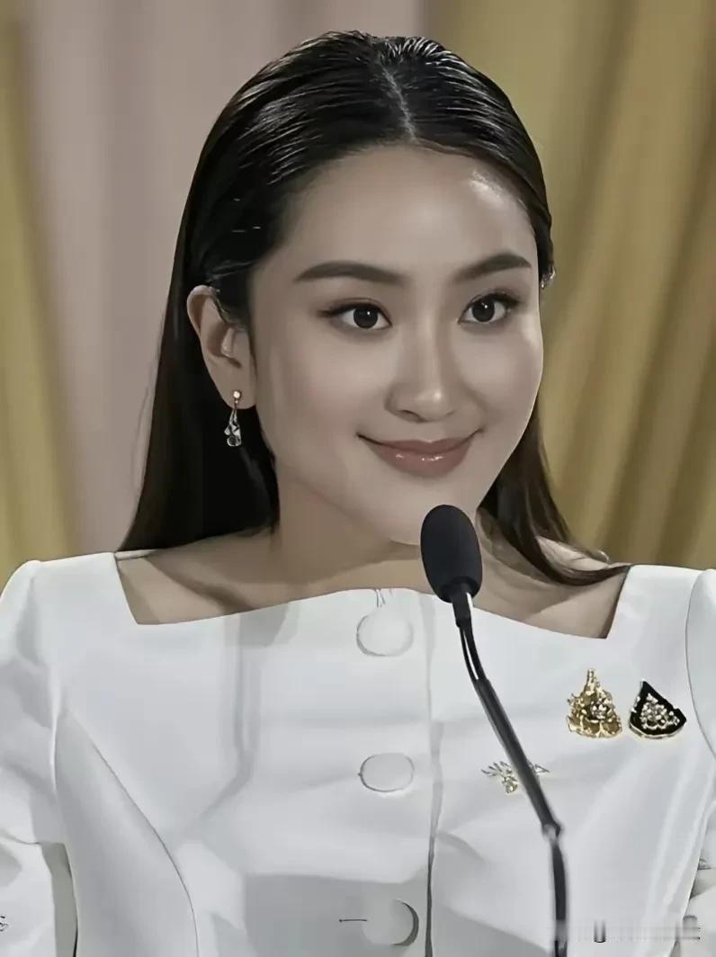 泰柬冲突升级：洪森的“政治豪赌”为何反噬自身？
  就在刚刚，泰国刚刚宣布了：7