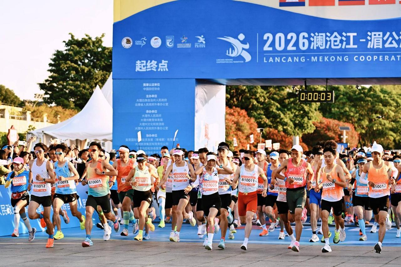 最近马拉松圈炸了！一边是兰马36万人抢3.3万名额，中签难上天 ；另一边长春马7